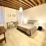 بيت ضيافة Santa Caterina